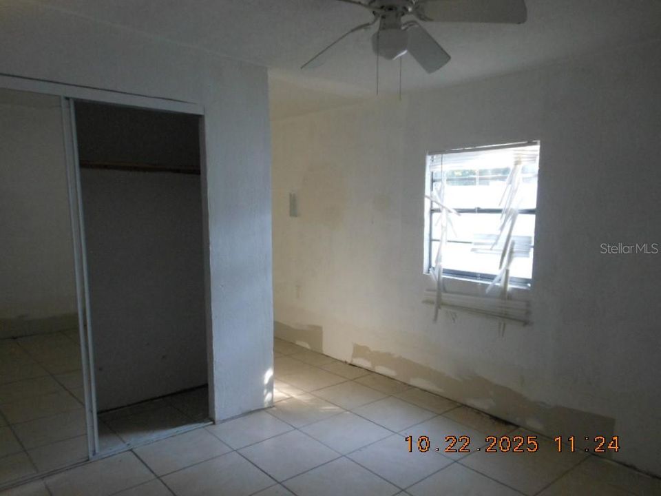 Active With Contract: $319,900 (3 beds, 2 baths, 1723 Square Feet)