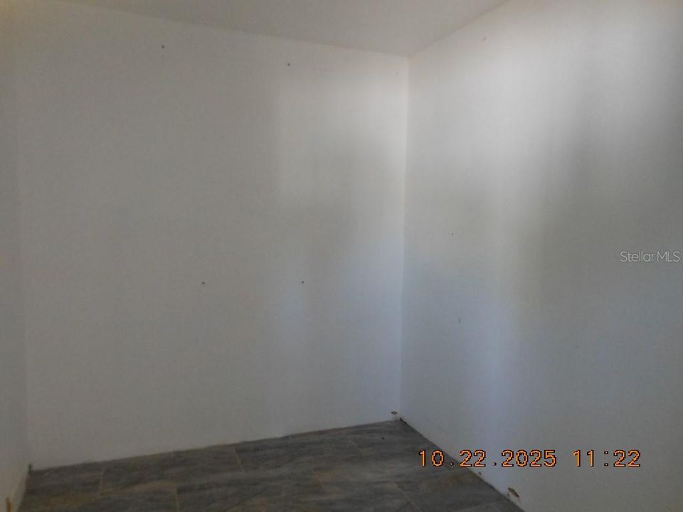 Active With Contract: $319,900 (3 beds, 2 baths, 1723 Square Feet)