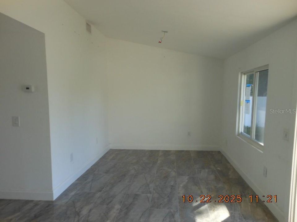 Active With Contract: $319,900 (3 beds, 2 baths, 1723 Square Feet)