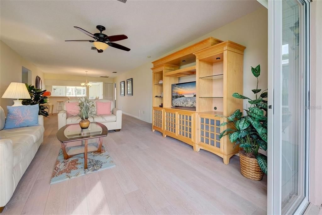 For Rent: $3,500 (2 beds, 2 baths, 1175 Square Feet)