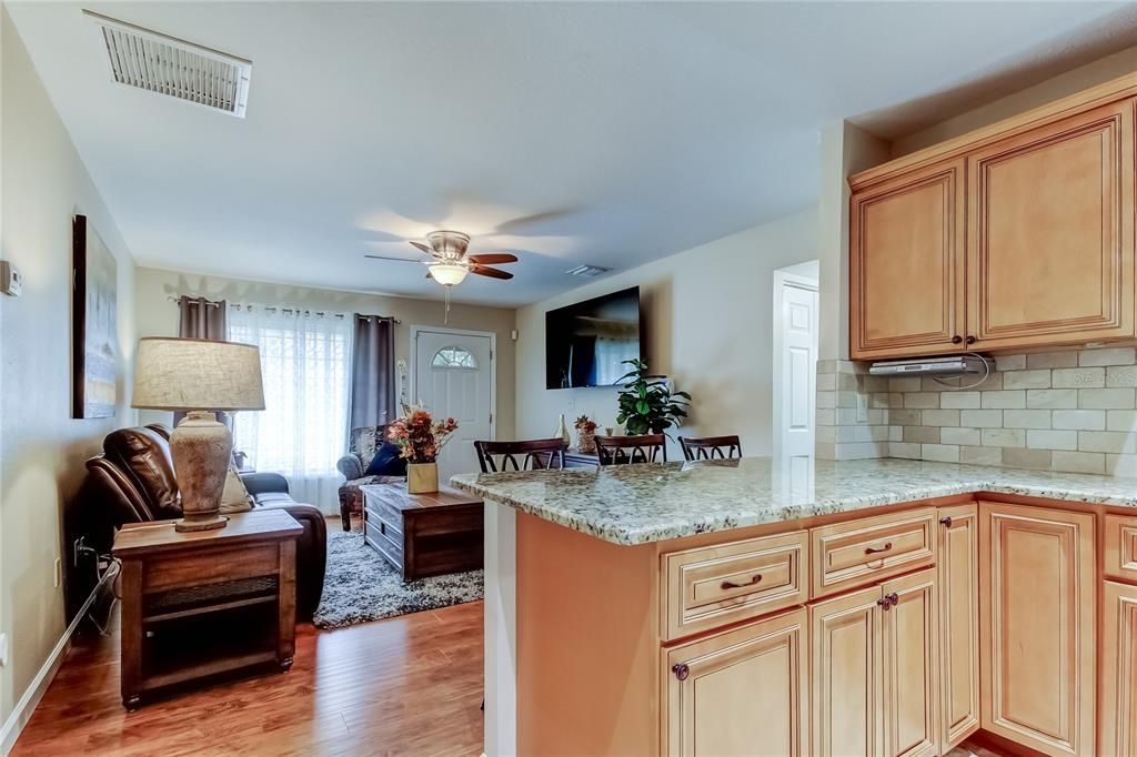 待售: $425,000 (3 贝兹, 2 浴室, 1680 平方英尺)