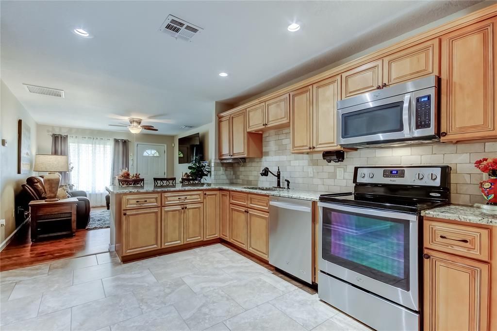 待售: $425,000 (3 贝兹, 2 浴室, 1680 平方英尺)