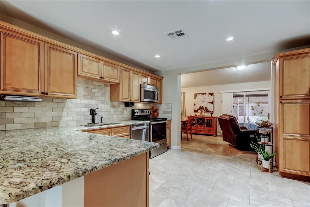 待售: $425,000 (3 贝兹, 2 浴室, 1680 平方英尺)