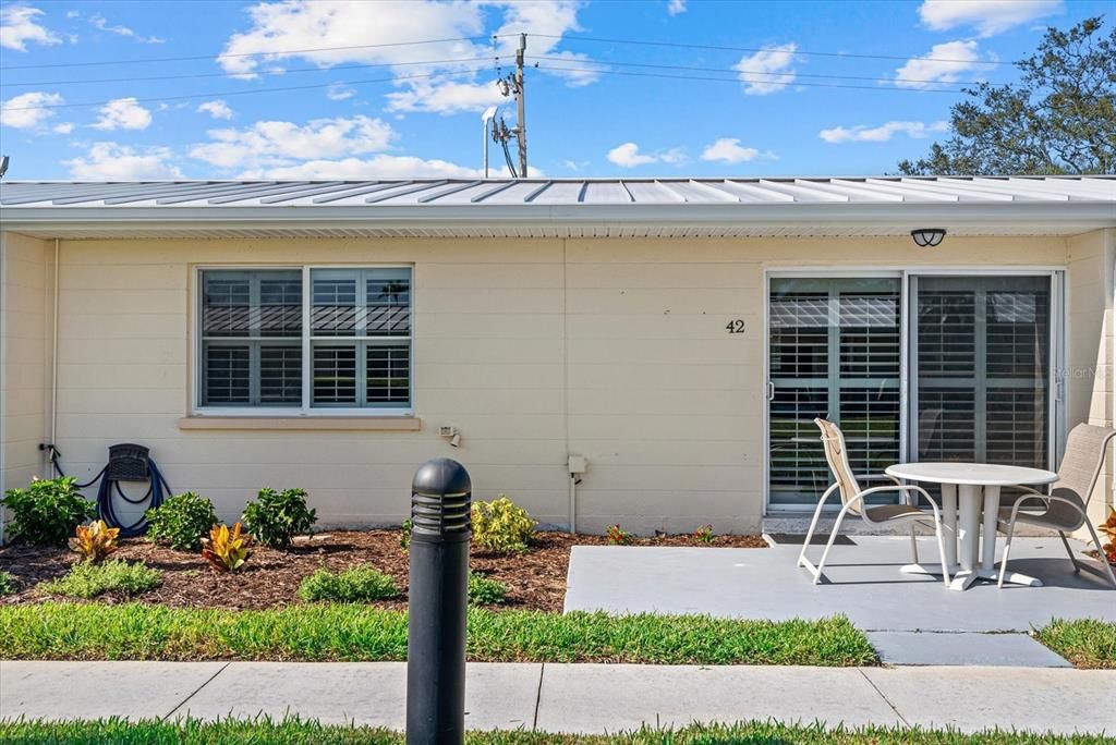 For Sale: $539,000 (1 beds, 1 baths, 728 Square Feet)