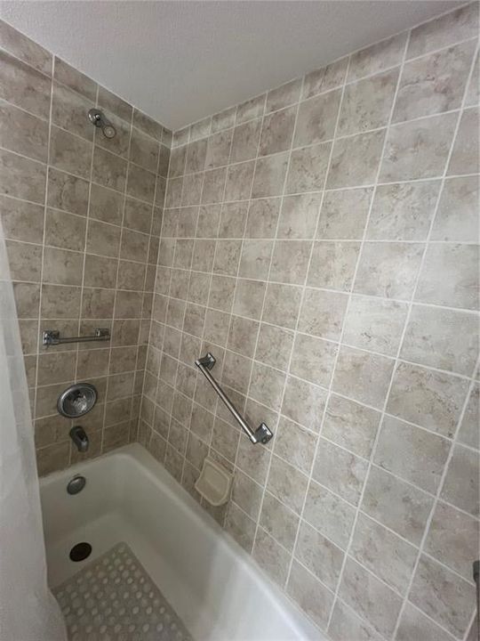 For Rent: $2,000 (3 beds, 2 baths, 1328 Square Feet)