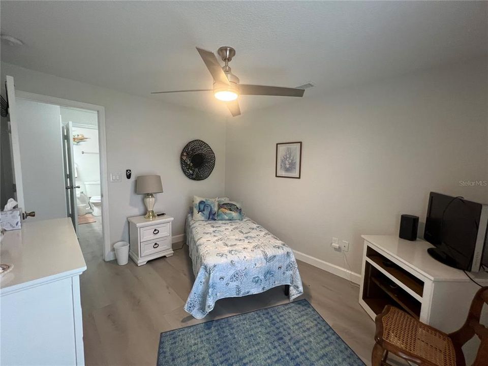 For Rent: $2,000 (3 beds, 2 baths, 1328 Square Feet)