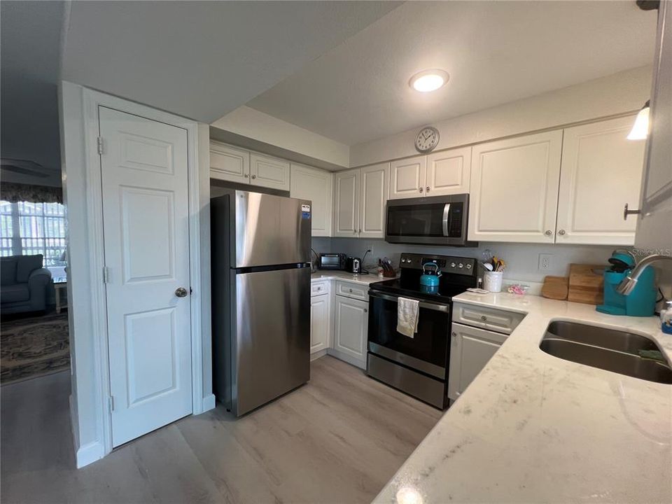 For Rent: $2,000 (3 beds, 2 baths, 1328 Square Feet)