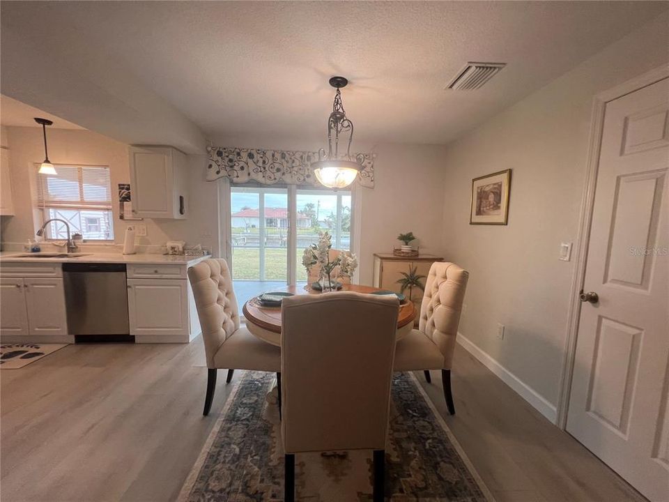 For Rent: $2,000 (3 beds, 2 baths, 1328 Square Feet)