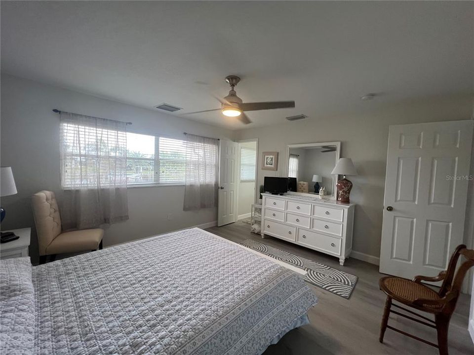 For Rent: $2,000 (3 beds, 2 baths, 1328 Square Feet)