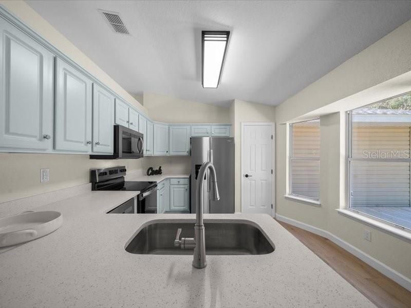 Active With Contract: $269,900 (4 beds, 2 baths, 1826 Square Feet)