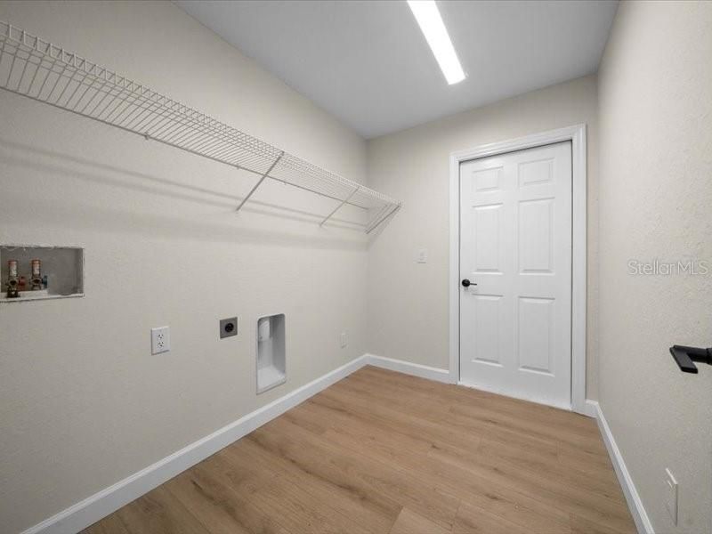 Active With Contract: $269,900 (4 beds, 2 baths, 1826 Square Feet)