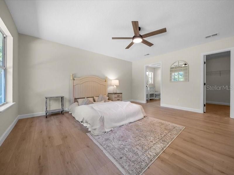 Active With Contract: $269,900 (4 beds, 2 baths, 1826 Square Feet)