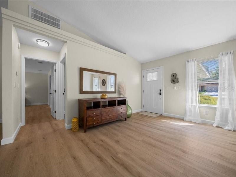 Active With Contract: $269,900 (4 beds, 2 baths, 1826 Square Feet)