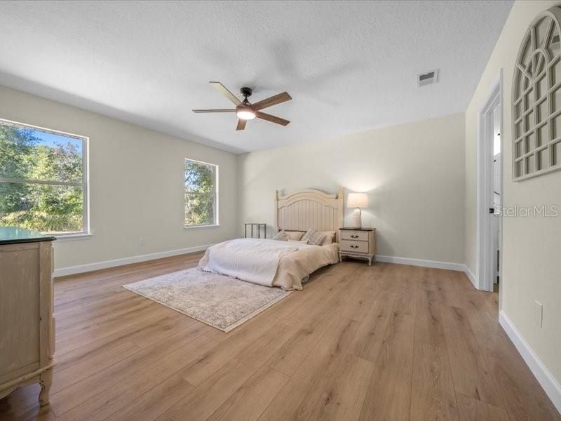 Active With Contract: $269,900 (4 beds, 2 baths, 1826 Square Feet)