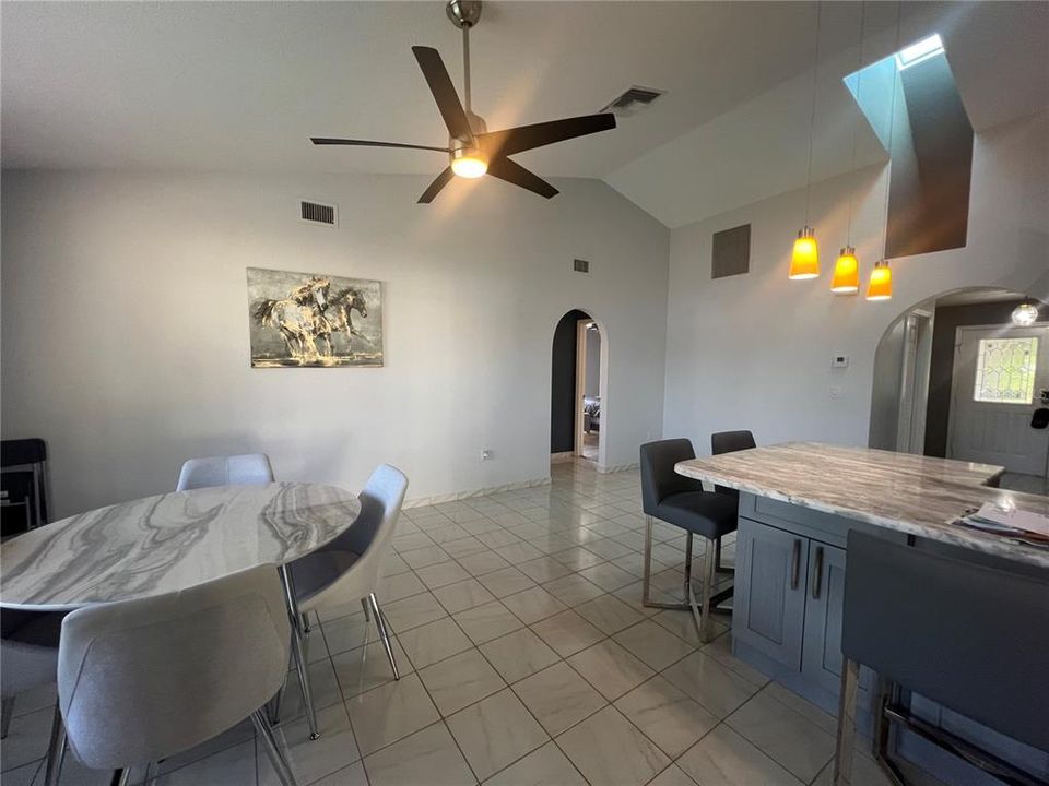 В аренду: $3,500 (3 спален, 2 ванн, 2211 Квадратных фут)