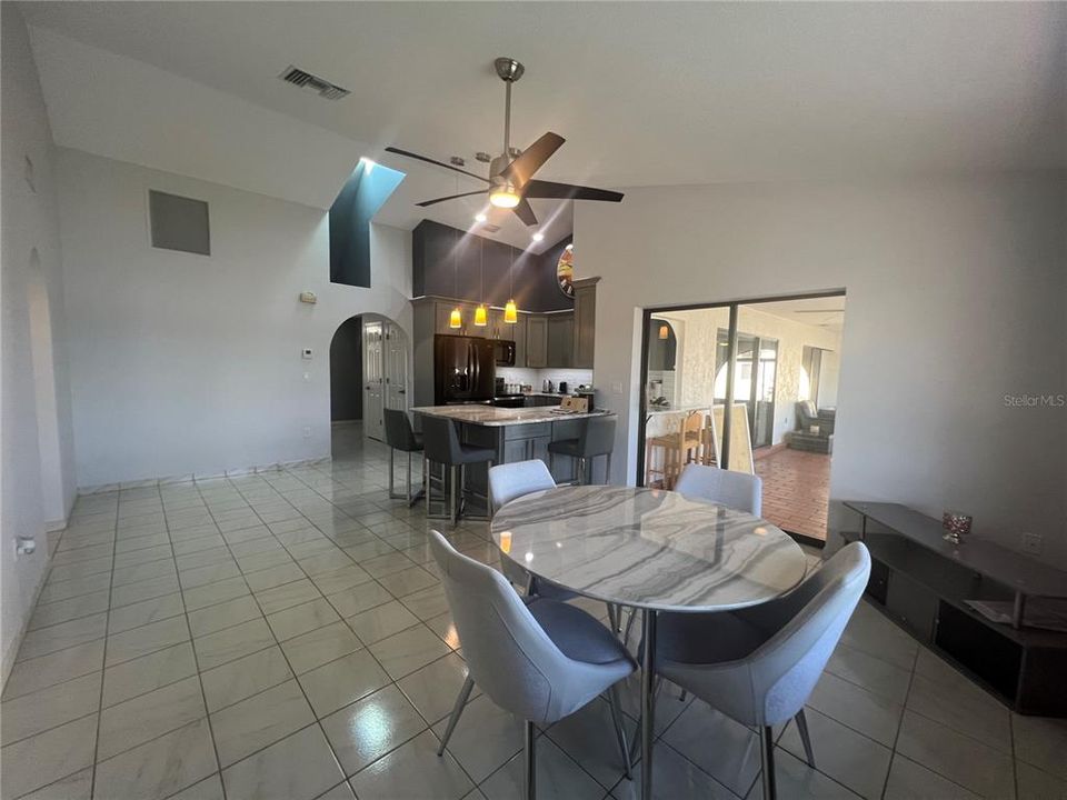 В аренду: $3,500 (3 спален, 2 ванн, 2211 Квадратных фут)