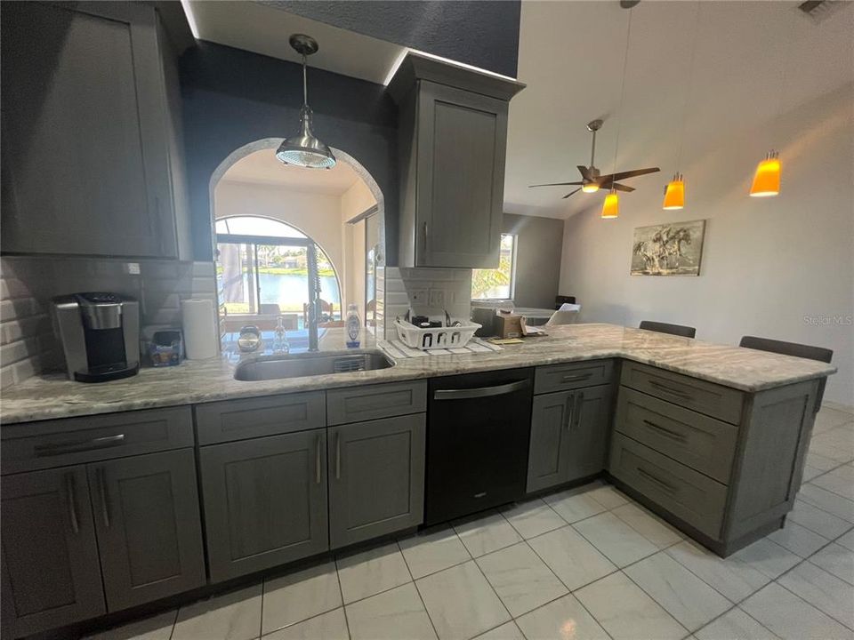 В аренду: $3,500 (3 спален, 2 ванн, 2211 Квадратных фут)