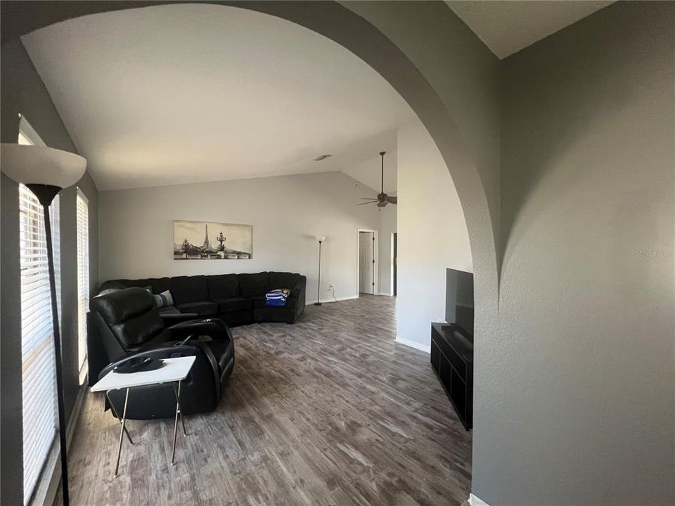 В аренду: $3,500 (3 спален, 2 ванн, 2211 Квадратных фут)