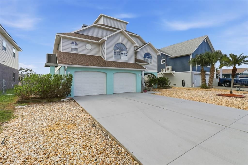 For Sale: $619,000 (3 beds, 3 baths, 1980 Square Feet)