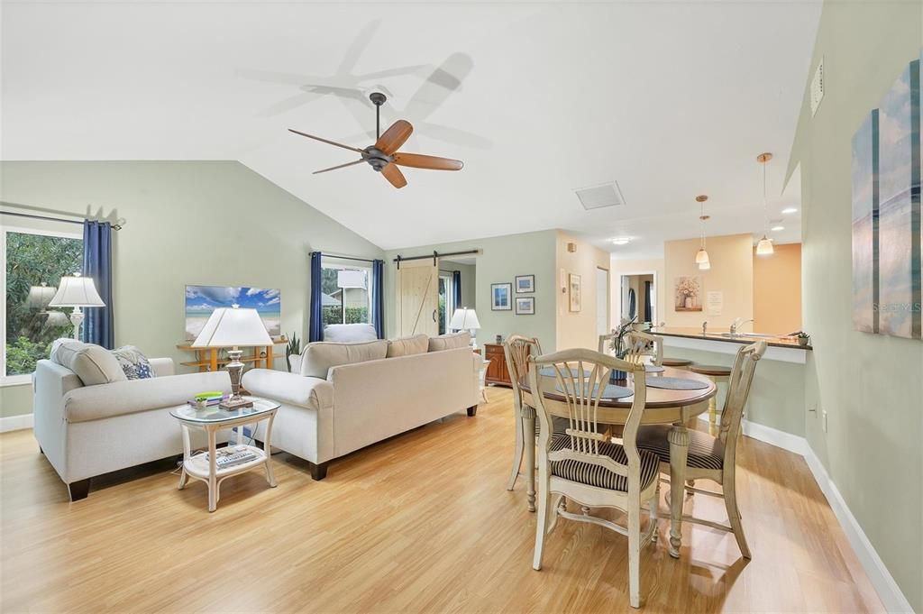 Active With Contract: $279,900 (3 beds, 2 baths, 1451 Square Feet)
