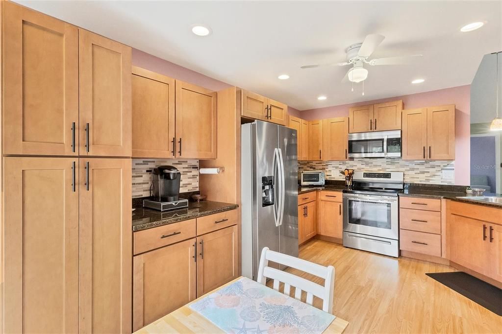 Active With Contract: $279,900 (3 beds, 2 baths, 1451 Square Feet)