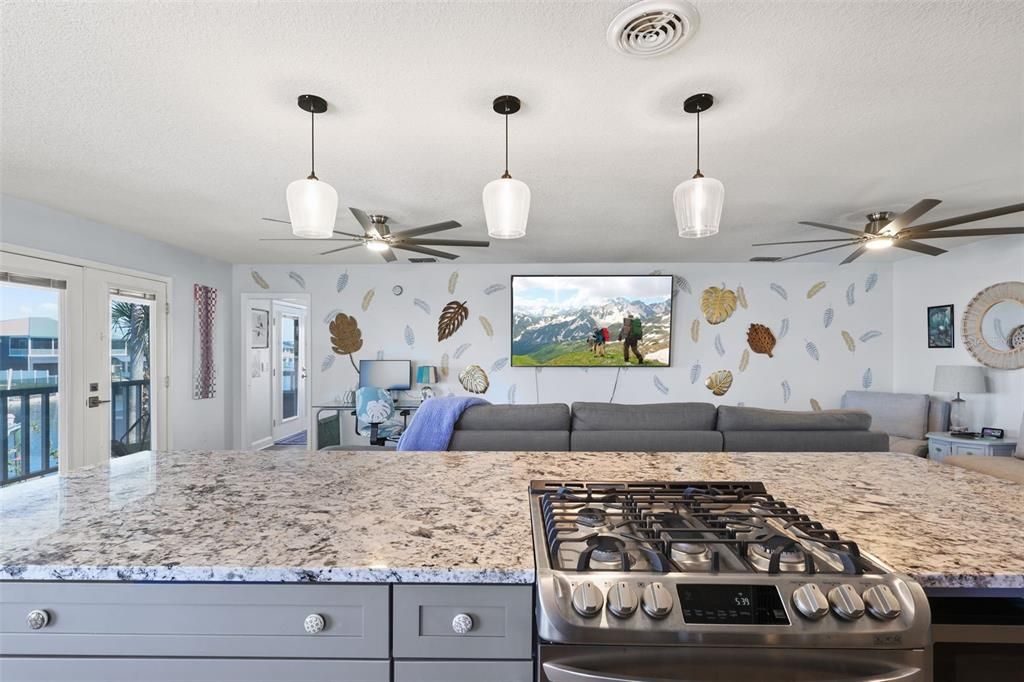 Active With Contract: $619,900 (3 beds, 2 baths, 1470 Square Feet)