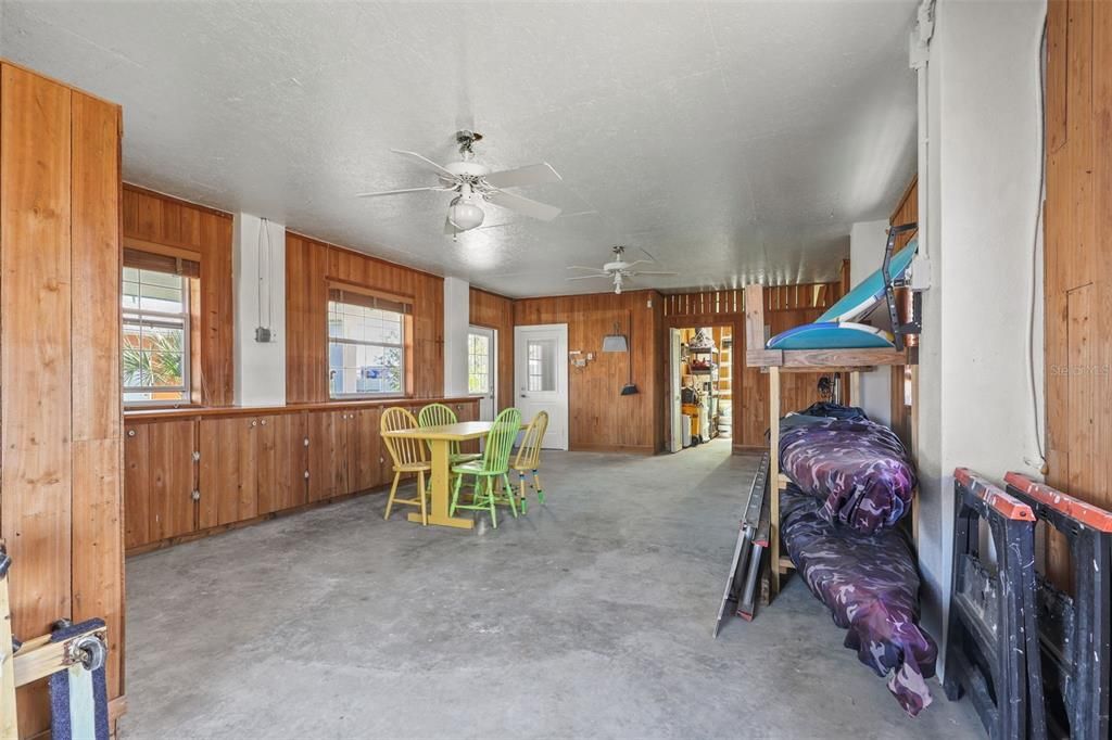 Active With Contract: $619,900 (3 beds, 2 baths, 1470 Square Feet)