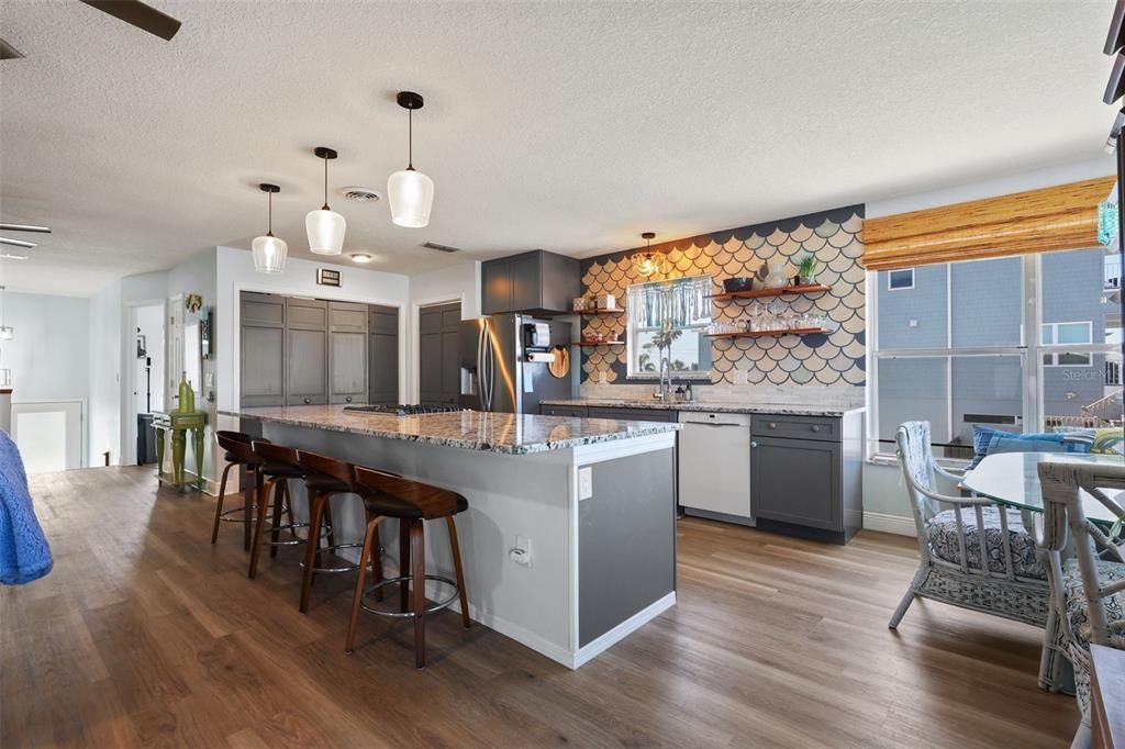 Active With Contract: $619,900 (3 beds, 2 baths, 1470 Square Feet)