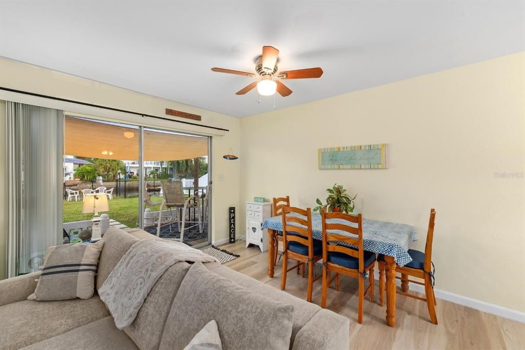 待售: $299,000 (2 贝兹, 2 浴室, 1152 平方英尺)