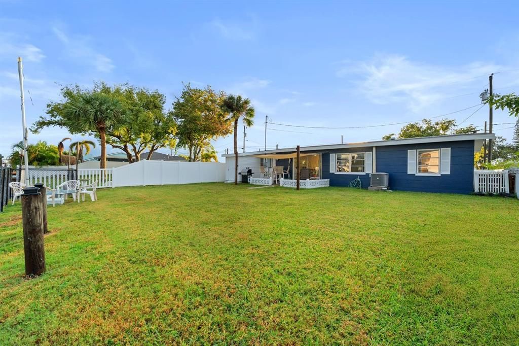 待售: $299,000 (2 贝兹, 2 浴室, 1152 平方英尺)