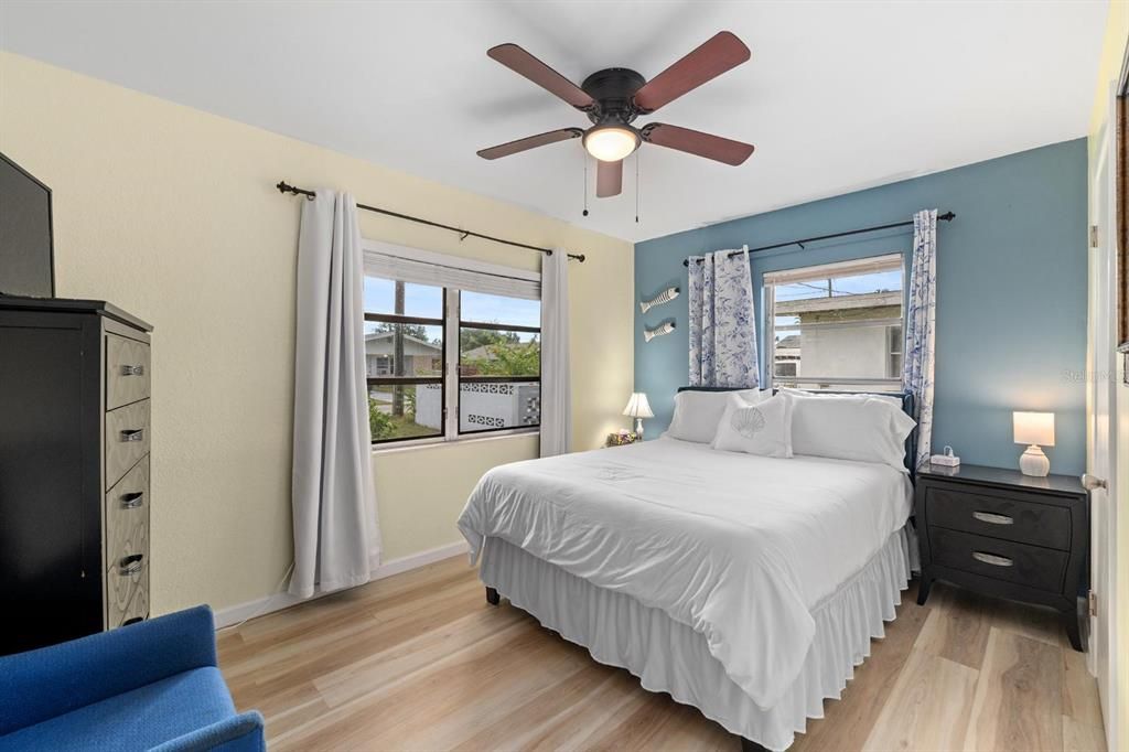 待售: $299,000 (2 贝兹, 2 浴室, 1152 平方英尺)