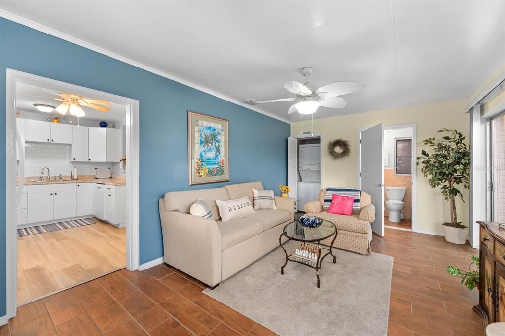 待售: $299,000 (2 贝兹, 2 浴室, 1152 平方英尺)