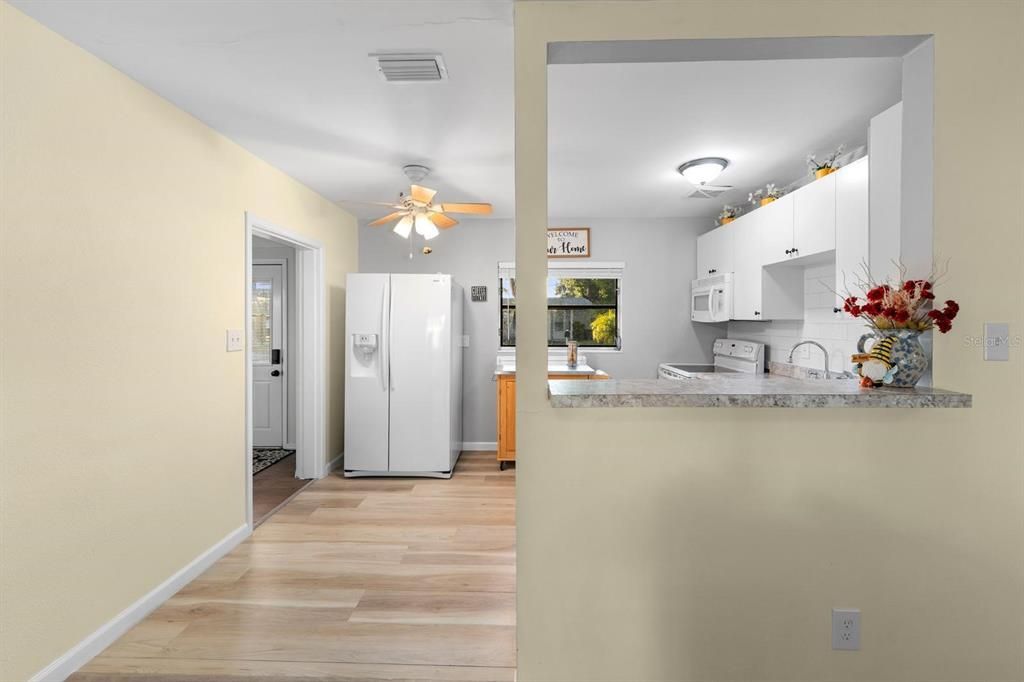 待售: $299,000 (2 贝兹, 2 浴室, 1152 平方英尺)