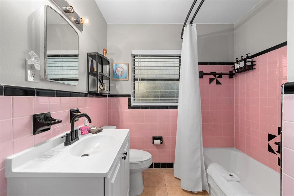 待售: $299,000 (2 贝兹, 2 浴室, 1152 平方英尺)