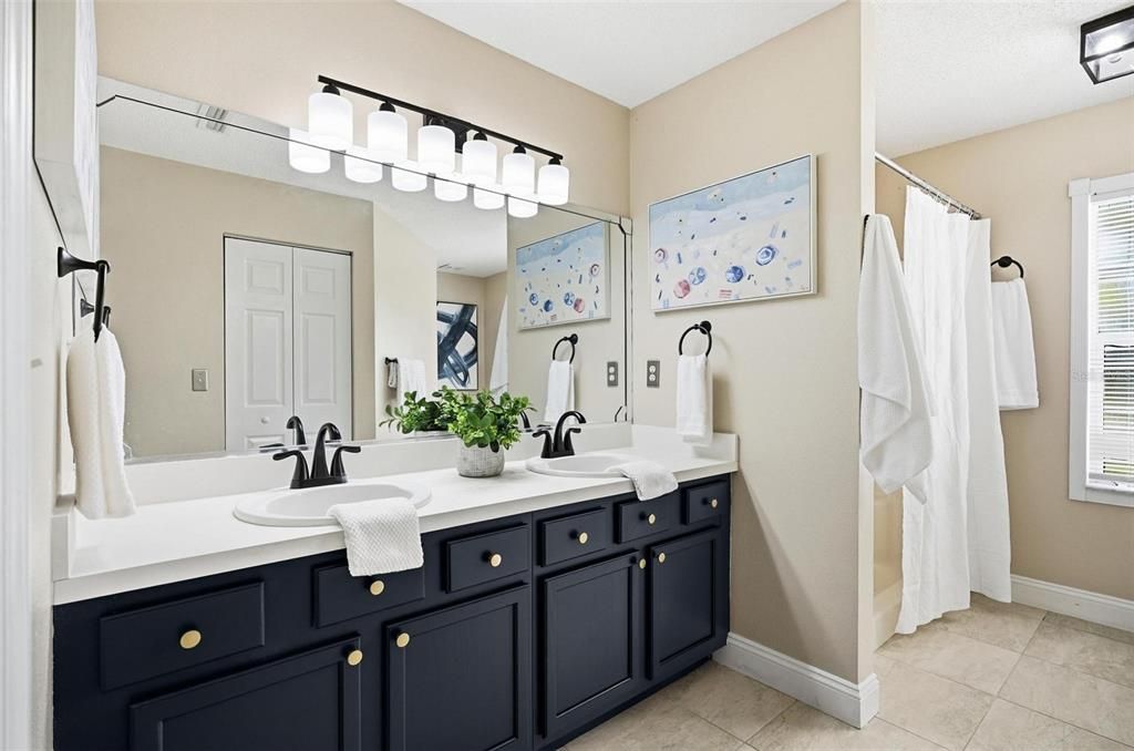 合同活跃: $315,000 (3 贝兹, 2 浴室, 1532 平方英尺)