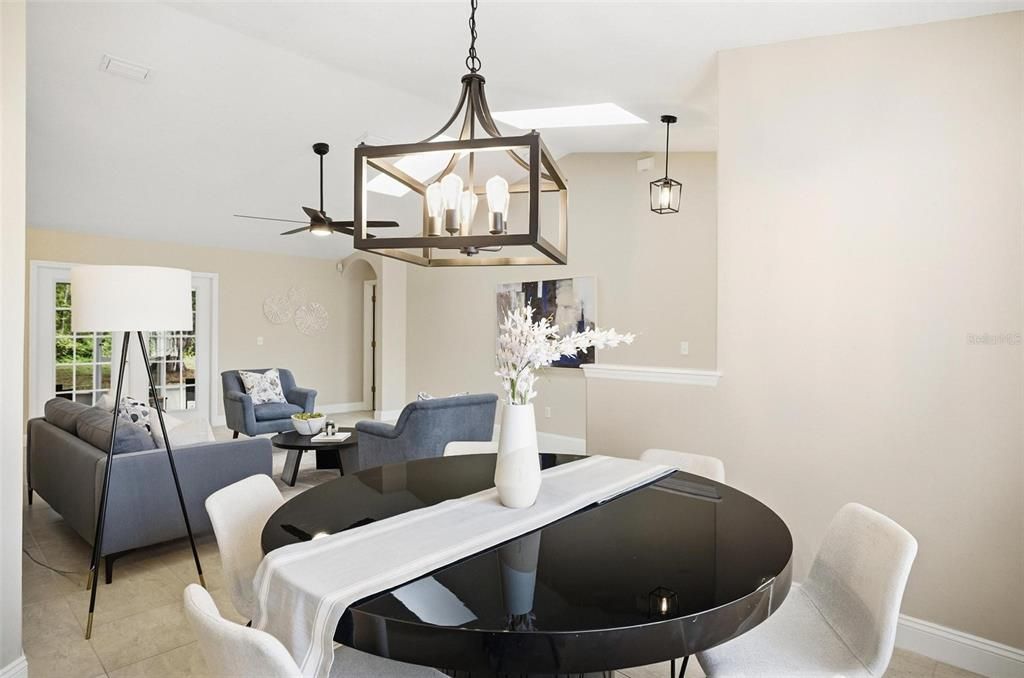 合同活跃: $315,000 (3 贝兹, 2 浴室, 1532 平方英尺)