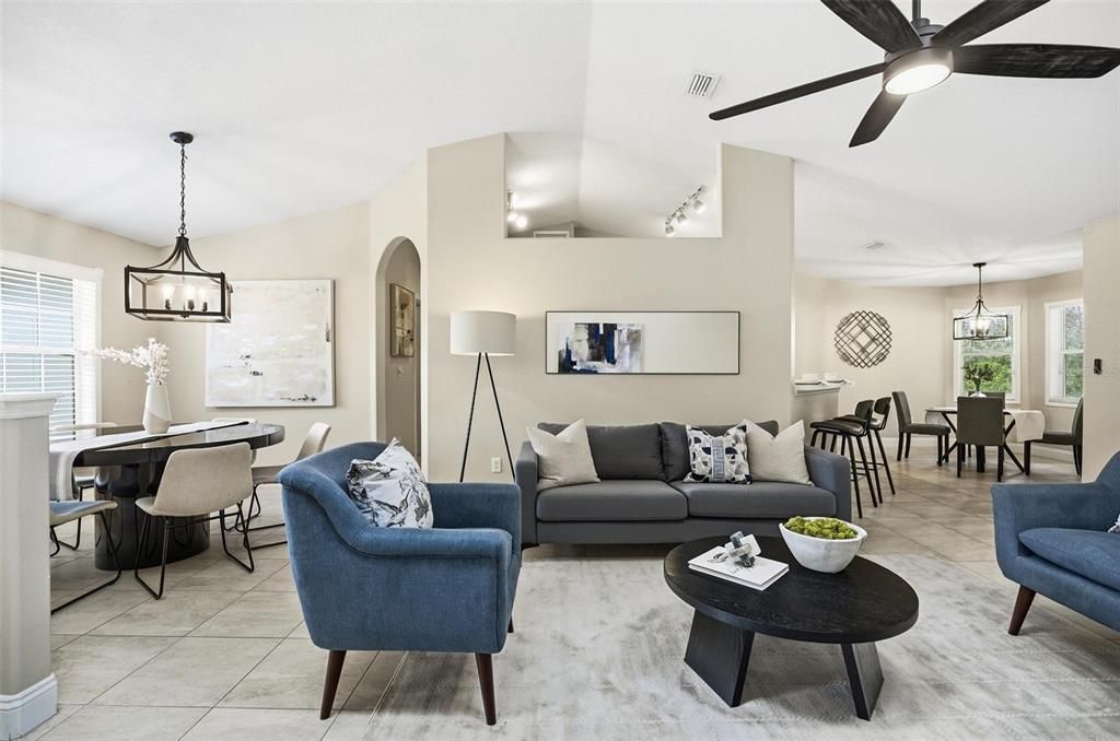 合同活跃: $315,000 (3 贝兹, 2 浴室, 1532 平方英尺)