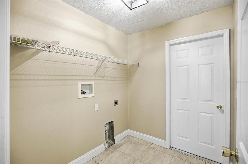 合同活跃: $315,000 (3 贝兹, 2 浴室, 1532 平方英尺)