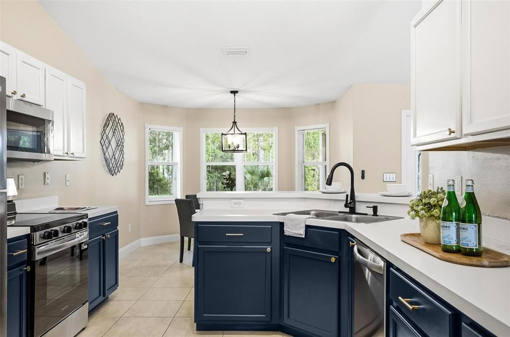 合同活跃: $315,000 (3 贝兹, 2 浴室, 1532 平方英尺)