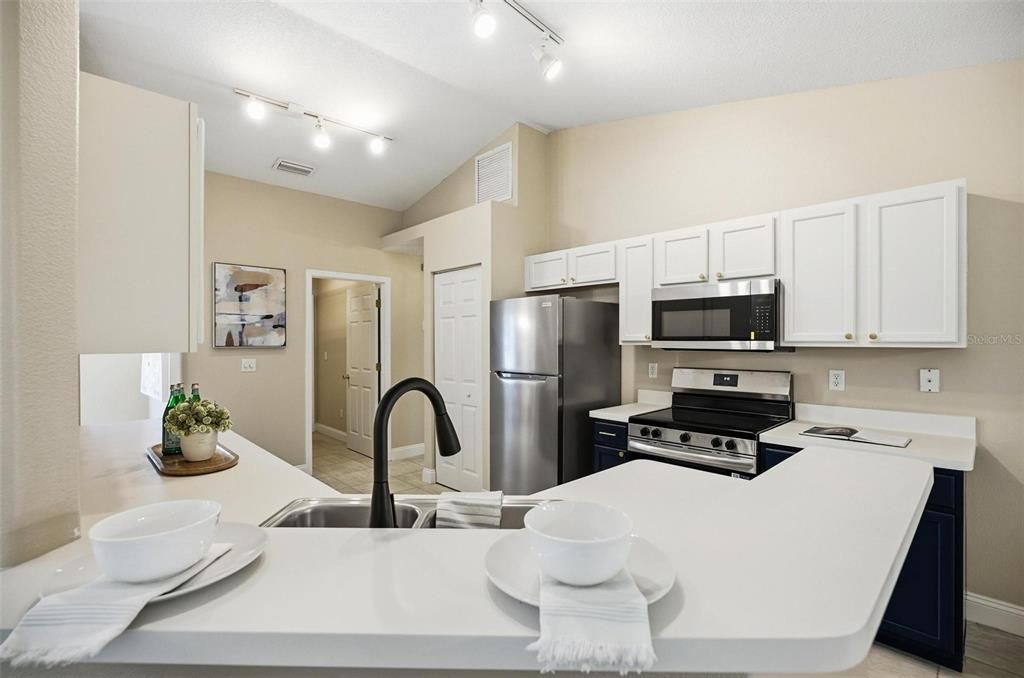 合同活跃: $315,000 (3 贝兹, 2 浴室, 1532 平方英尺)