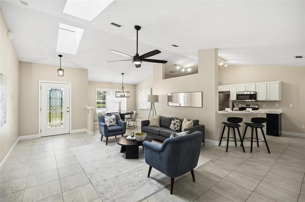 合同活跃: $315,000 (3 贝兹, 2 浴室, 1532 平方英尺)