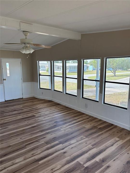 For Sale: $199,900 (2 beds, 2 baths, 1328 Square Feet)