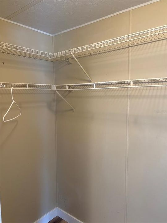 For Sale: $199,900 (2 beds, 2 baths, 1328 Square Feet)