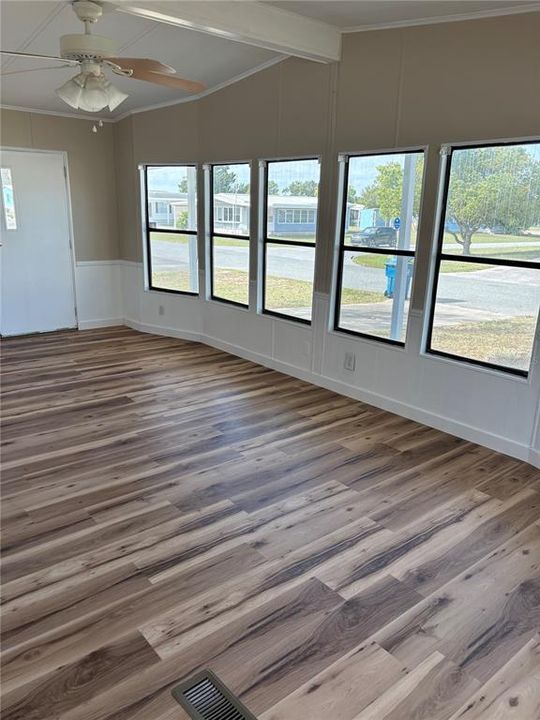 For Sale: $199,900 (2 beds, 2 baths, 1328 Square Feet)