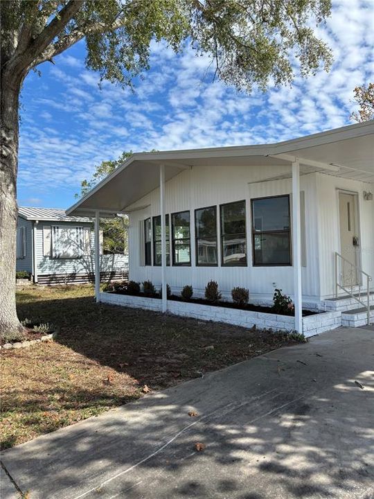 For Sale: $199,900 (2 beds, 2 baths, 1328 Square Feet)