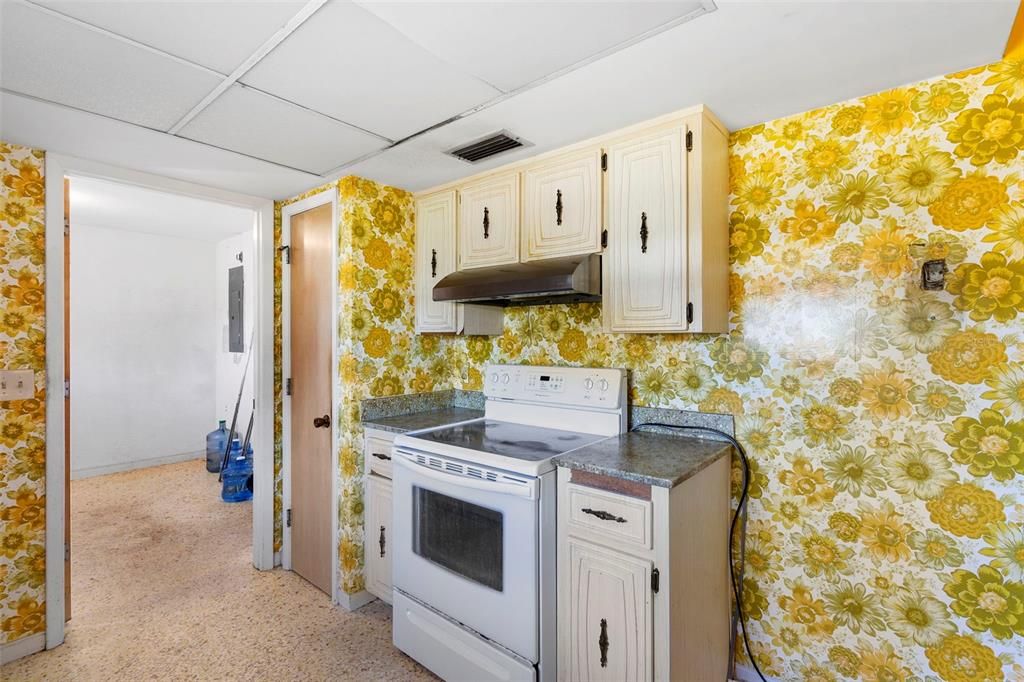 合同活跃: $250,000 (2 贝兹, 2 浴室, 1527 平方英尺)