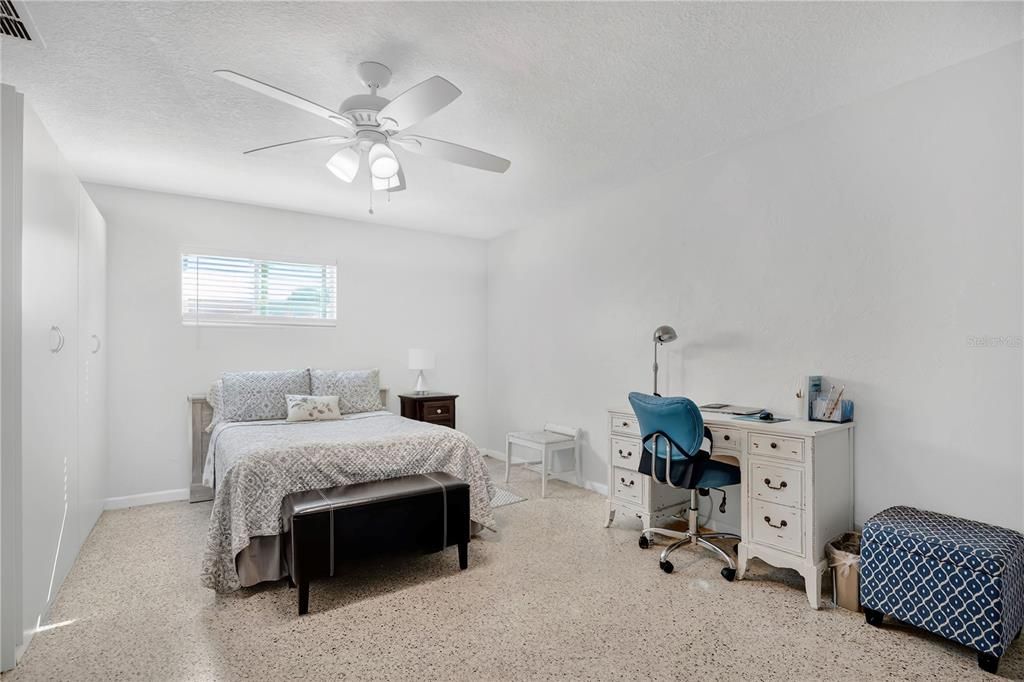 待售: $150,000 (1 贝兹, 1 浴室, 690 平方英尺)