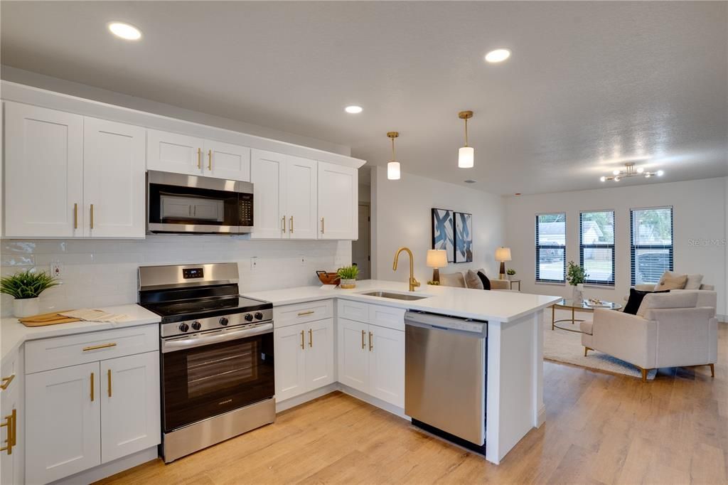 Active With Contract: $399,000 (3 beds, 2 baths, 1211 Square Feet)