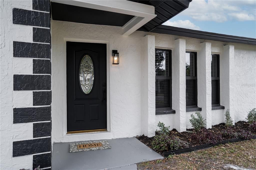 Active With Contract: $399,000 (3 beds, 2 baths, 1211 Square Feet)