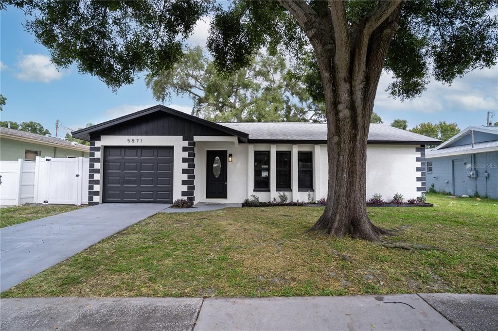Active With Contract: $399,000 (3 beds, 2 baths, 1211 Square Feet)